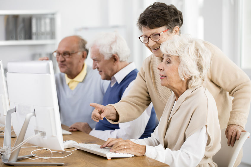 Ashford Hall Teaching Seniors To Use Technology How They Benefit